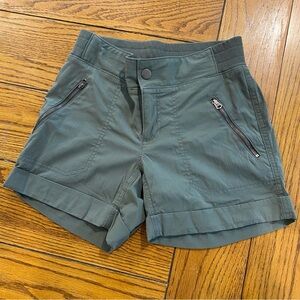 Athleta original Trekkie short